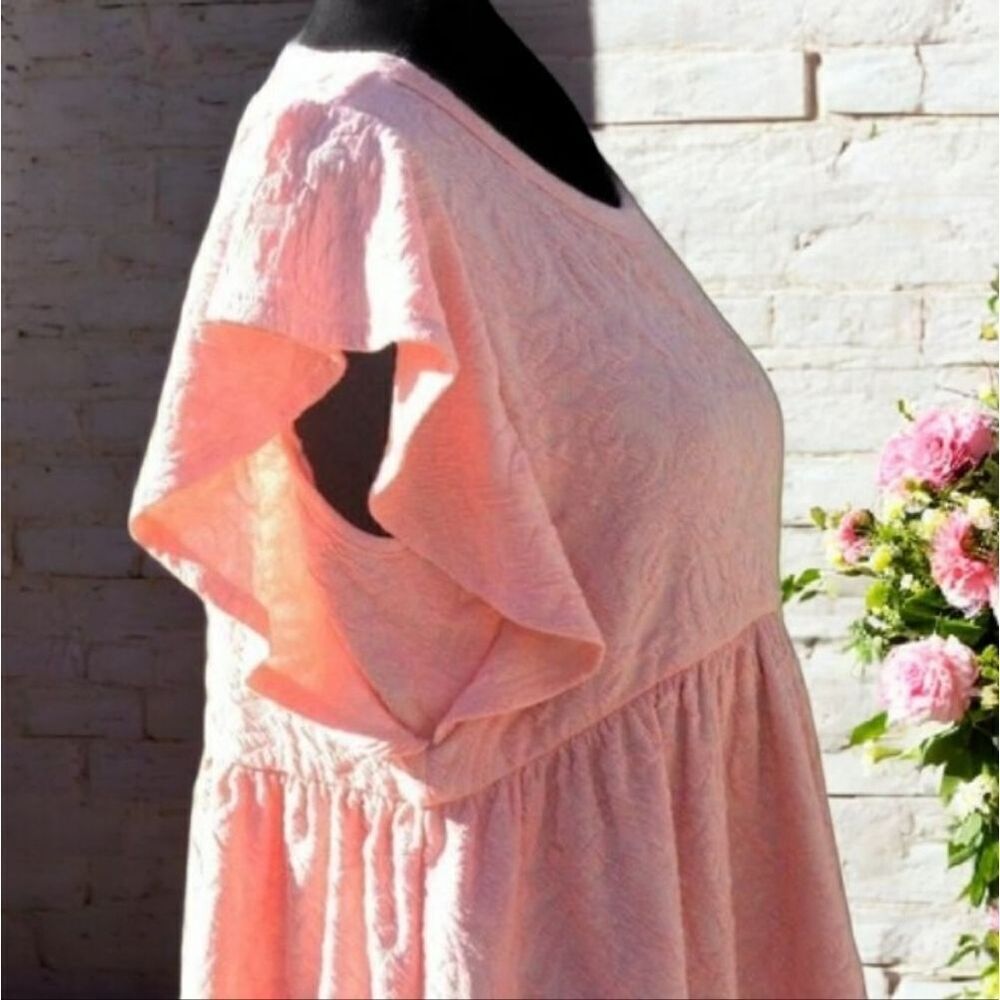 Macaron Textured Jersey Top Round Neckline Short Flutter Sleeves Curved Seam - Picture 3 of 7